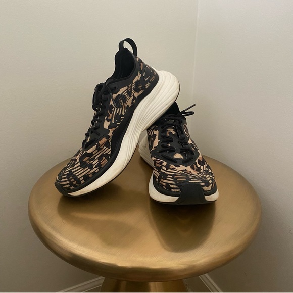 APL Streamline Sneakers in Cheetah - Picture 2 of 7